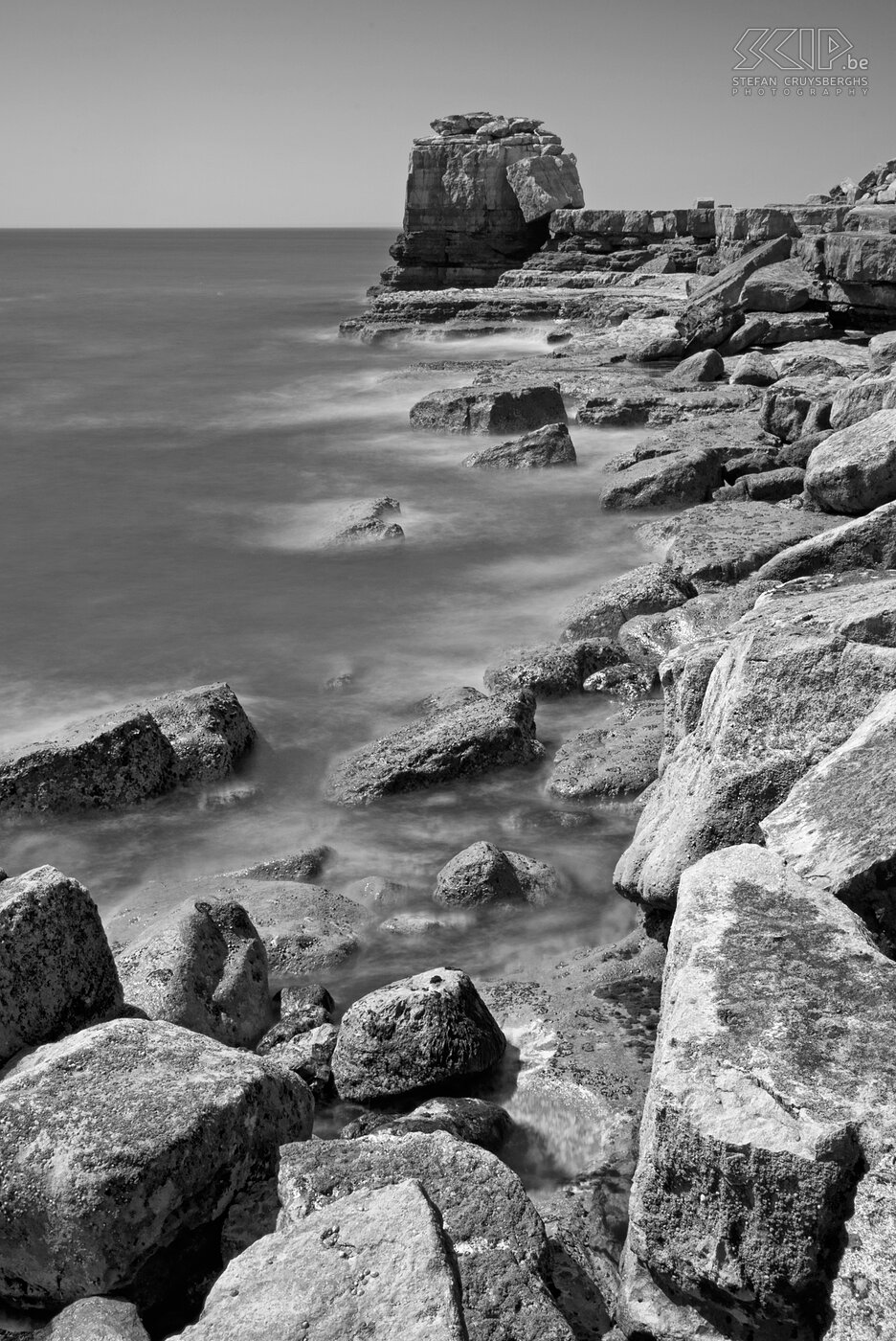 Portland - Pulpit Rock Pulpit Rock, near the Portland Bill lighthouse, is an stack of rocks which was left in 1870 after a natural arch was cut away by quarrymen. Stefan Cruysberghs